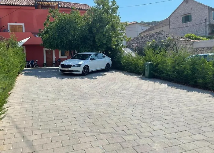 With Parking Space - 23756 시베니크