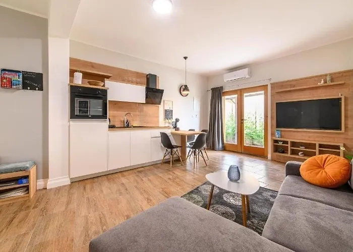 Apartman With Parking Space - 23756 *